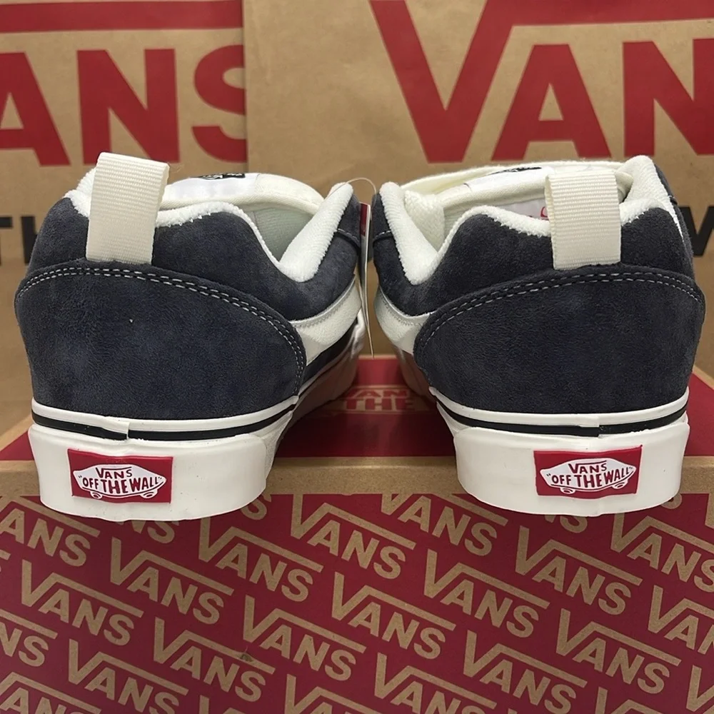 Vans Men’s Gray and White Sneakers Knu Skool
Pig Suede Gray
VN000CS0BGF - Picture 14 of 16
